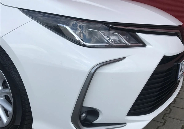 Toyota Corolla cena 75900 przebieg: 79211, rok produkcji 2020 z Lipsk małe 211